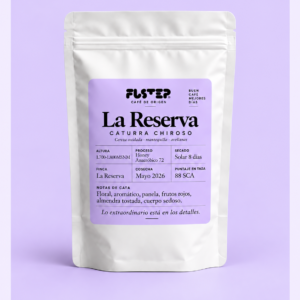 Bolsa de café Fustep La Reserva sobre fondo violeta